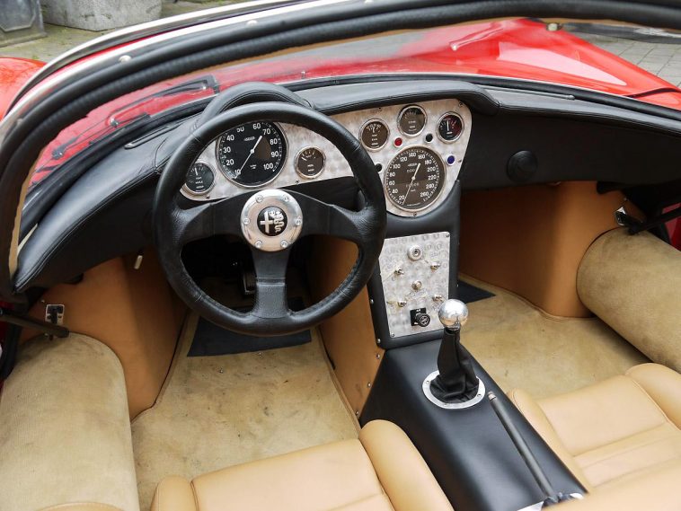 Alfa-Romeo-Tipo-33-Stradale-2