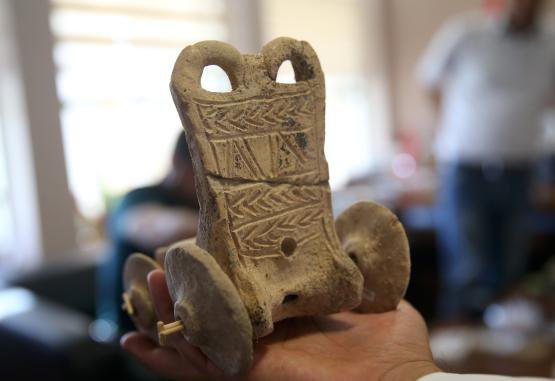 car-toy-5000-years-old-2